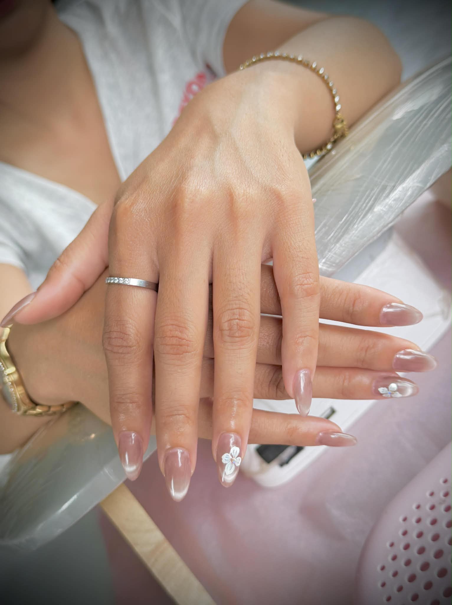 เพ้นท์เล็บเจล ร้อยเอ็ด - เล็บยาวลายดอกไม้ 3D สรัญภัคร์ มีทะลา